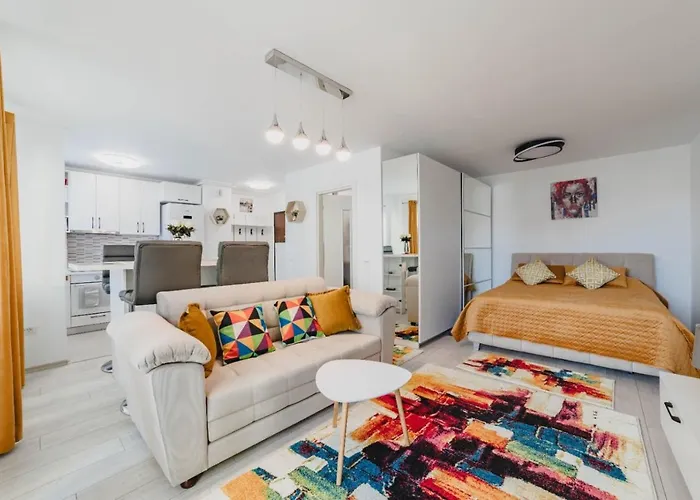 Masterpiece Studio- Free Parking, Wi-Fi, Netflix
